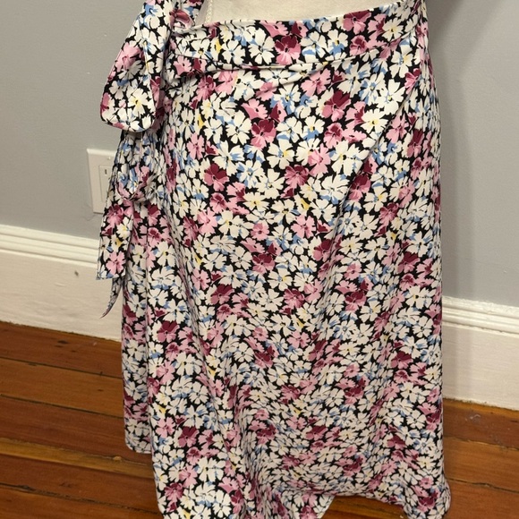 Loft Floral Blue and Purple White Floral Beach Resort Wrap Asymmetrical Skirt - Picture 5 of 8